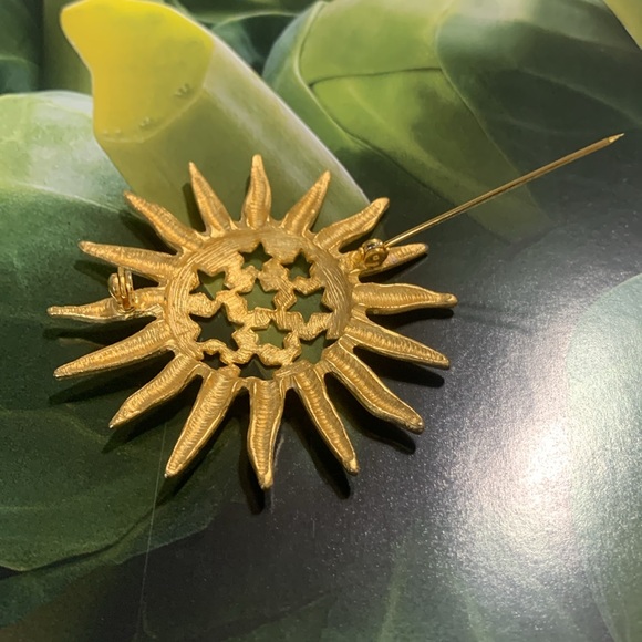 Sun brooch with stars matte gold vintage - Picture 5 of 10